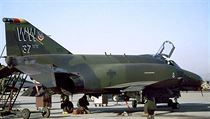 ‚Neotěhotni na Georgově letecké základně.‘ Potraty a nádory v kontaminovaném vojenském zařízení Ranní údržba letounu McDonnell F-4 Phantom II. | na serveru Lidovky.cz | aktuální zprávy
