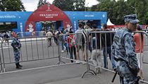 Bezpečnost především. Ruští policisté fanoušky nechávají být a přivírají oči i... | na serveru Lidovky.cz | aktuální zprávy