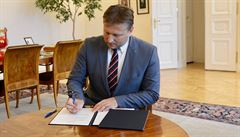 Prezident Milo Zeman jmenoval Jana Knínka novým ministrem spravedlnosti.