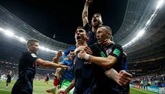 Mario Manduki a spol se radují z vítzného gólu Chorvat.