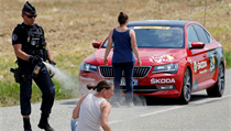 Zákrok policie na TdF. | na serveru Lidovky.cz | aktuální zprávy