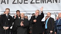Policejní manévry na Albertově kvůli Zemanovi? Omezily moje práva, tvrdí u soudu aktivista 17. listopadu 2015 vedle sebe na Albertově stáli prezident Miloš Zeman a Martin... | na serveru Lidovky.cz | aktuální zprávy