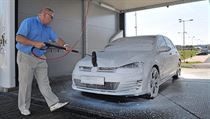 Skoro každá druhá myčka v Česku je samoobslužná. | na serveru Lidovky.cz | aktuální zprávy