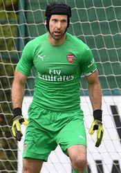 Hulk? Petr ‚Schwarzenegger‘ Čech? Gólman Arsenalu udivil fanoušky muskulaturou Petr Čech 18. července 2018 během přípravného duelu. | na serveru Lidovky.cz | aktuální zprávy