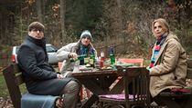 Otec (David Vávra) a matka (Ivana Chýlková) si na rozloučení s chatou přivezli... | na serveru Lidovky.cz | aktuální zprávy