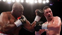 Dillian Whyte (vlevo) a Joseph Parker.