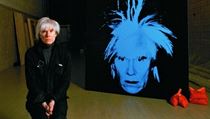 Andy Warhol v roce 1986 se svým autoportrétem. | na serveru Lidovky.cz | aktuální zprávy
