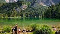 Pěšky nebo na kole se vydejte na jezero Lago di Tovel, které je největším... | na serveru Lidovky.cz | aktuální zprávy