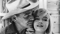 Nahá pod peřinou. Spisovatel nalezl ‚bájnou‘ scénu Marilyn Monroeové z posledního filmu Clark Gable a Marilyn Monroeová ve snímku Mustangové (1961) Režie: John Huston. | na serveru Lidovky.cz | aktuální zprávy