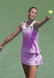 Plíšková pod vedením nové trenérky poprvé porazila Radwaňskou. Je ve 2. kole Karolína Plíšková na turnaji v Cincinnati. | na serveru Lidovky.cz | aktuální zprávy