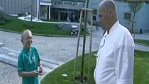Kluk, co si přišel hrát s kamením. Ondřej Untermüller během natáčení pořadu... | na serveru Lidovky.cz | aktuální zprávy