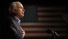 John McCain na snímku z roku 2008.