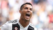 Cristiano Ronaldo se raduje z glu.