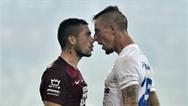 Nicolae Stanciu (vlevo) se dostal do křížku s Jiřím Fleišmanem. | na serveru Lidovky.cz | aktuální zprávy