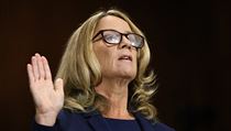 Christine Blasey Fordová pod přísahou vypověděla, že ji Kavanaugh oběžoval a... | na serveru Lidovky.cz | aktuální zprávy