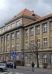 Český institut robotiky bude pokračovat pod ČVUT, Mařík bude vědeckým ředitelem Engelova budova ČVUT dokončená ve 30. letech (Zikova ulice v pražských... | na serveru Lidovky.cz | aktuální zprávy