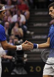 První den Laver Cupu opanovala Evropa. Jedinou prohru si připsalo hvězdné duo Federer-Djokovič Roger Federer a Novak Djokovič při společné čtyřhře na Laver Cupu | na serveru Lidovky.cz | aktuální zprávy