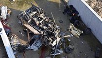 Nákladní vůz, který migranty převážel, prorazil svodidla a spadl z dálničního... | na serveru Lidovky.cz | aktuální zprávy