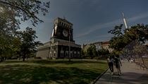 Plečnik navrhl také úpravy náměstí, k těm však nikdy nedošlo. | na serveru Lidovky.cz | aktuální zprávy