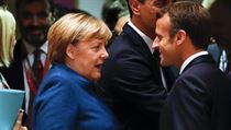 Francouzský prezident Emmanuel Macron vítá německou kancléřku Angelu Merkelovou... | na serveru Lidovky.cz | aktuální zprávy
