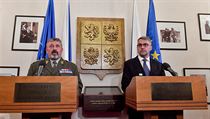 Ministr obrany Lubomír Metnar (vpravo) a náčelník Generálního štábu armády Aleš... | na serveru Lidovky.cz | aktuální zprávy