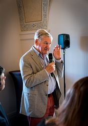 Má první zkušenost s českým vínem byla divná, říká světový znalec vín Hugh Johnson Britský znalec vín se snaží více popularizovat tokajská vína. | na serveru Lidovky.cz | aktuální zprávy