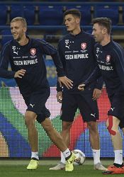 Pokud chceme postoupit, musíme zvítězit. Je to ale na Ukrajině reálné? Zleva záložník Tomáš Souček, útočník Patrik Schick a záložník Jaromír Zmrhal na... | na serveru Lidovky.cz | aktuální zprávy