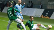 Jakub Považanec (na zemi ve skluzu). | na serveru Lidovky.cz | aktuální zprávy