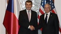 Premiér Andrej Babiš (vlevo) se 28. října 2018 v Praze setkal s americkým... | na serveru Lidovky.cz | aktuální zprávy