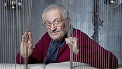 Chodit k volbám je pořád důležité, tvrdí 78letý slovenský herec, humorista,... Chodit k volbám je pořád důležité, tvrdí 78letý slovenský herec, humorista,...