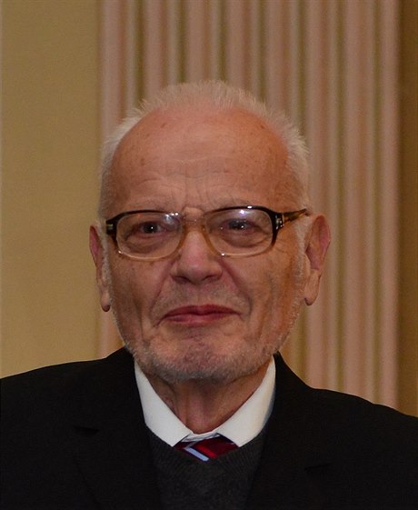 Emil Paleek.