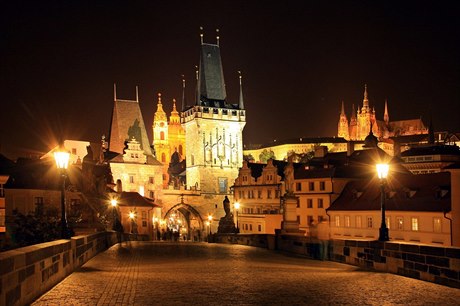 Praha v noci. (ilustraní foto)