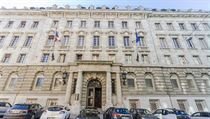 Monumentální průčelí paláce. | na serveru Lidovky.cz | aktuální zprávy