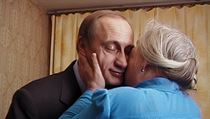 Vladimir Putin ve filmu Svědkové Putinovi navštívil také svoji bývalou učitelku. | na serveru Lidovky.cz | aktuální zprávy