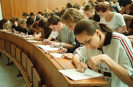 Po volebním vítzství socialist si mnozí studenti ji nebudou moc dovolit neúspch.