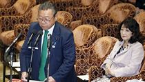 Jošitaka Sakurada v parlamentu přiznal, že nikdy nepoužil počítač. | na serveru Lidovky.cz | aktuální zprávy