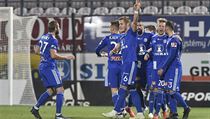 Střelec Olomouce Jakub Plšek (se zdviženou rukou). | na serveru Lidovky.cz | aktuální zprávy