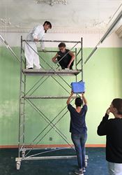 Z designérek dělnicemi. Jak vznikal nový obchod s českým designem na Kozím plácku? Designérky na stavbě | na serveru Lidovky.cz | aktuální zprávy