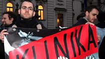 Na podporu Kliniky proběhlo několik demonstrací. | na serveru Lidovky.cz | aktuální zprávy