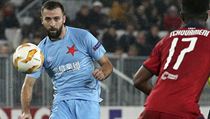 Josef Hušbauer s míčem v zápase s Bordeaux. | na serveru Lidovky.cz | aktuální zprávy