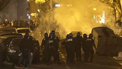 Policejní sloky zasahují proti nepokojm v Marseille.