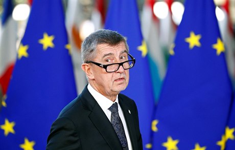Pedseda eské vlády Andrej Babi ped jednáním Evropské rady.