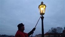 Jan Žákovec jako lampář. | na serveru Lidovky.cz | aktuální zprávy