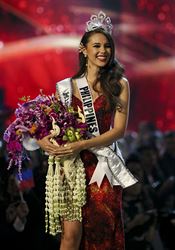 OBRAZEM: První Miss Universe s transgenderovými modelkami. Královnou krásy se stala Filipínka Titul Miss Universe roku 2018 získala 24letá Catriona Elisa Grayová z Filipín. | na serveru Lidovky.cz | aktuální zprávy