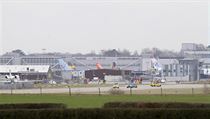 Letadla z Gatwicku nemohou kvůli přítomnosti dronu vzlétat už od čtvrtka. | na serveru Lidovky.cz | aktuální zprávy