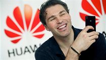 Jaromír Jágr při propagaci mobilního telefonu Huawei. | na serveru Lidovky.cz | aktuální zprávy