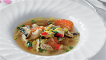 Pikantní kuřecí vývar se zázvorem a chilli podle Karolíny Kamberské | na serveru Lidovky.cz | aktuální zprávy