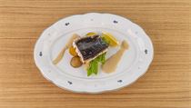Filet jihočeského sumce s omáčkou z vína a zeleniny, pečené zámecké brambory,... | na serveru Lidovky.cz | aktuální zprávy