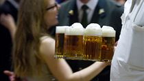 Stejně jako ve známém českém filmu režiséra Jiřího Menzela teklo pivo proudem. | na serveru Lidovky.cz | aktuální zprávy