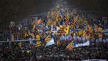 Na demonstraci separatistů přišly v Barceloně statisíce lidí. ‚Sebeurčení není zločin‘ Sobotní demonstrace ve Španělsku. | na serveru Lidovky.cz | aktuální zprávy